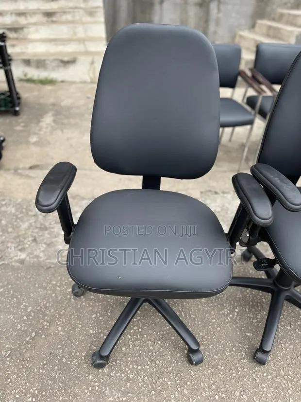 Office/ Swivel Chair · Photo 1