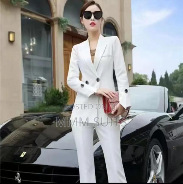 2-piece Ladies Suit Double-breasted With Palazzo Trousers In White · Photo 1