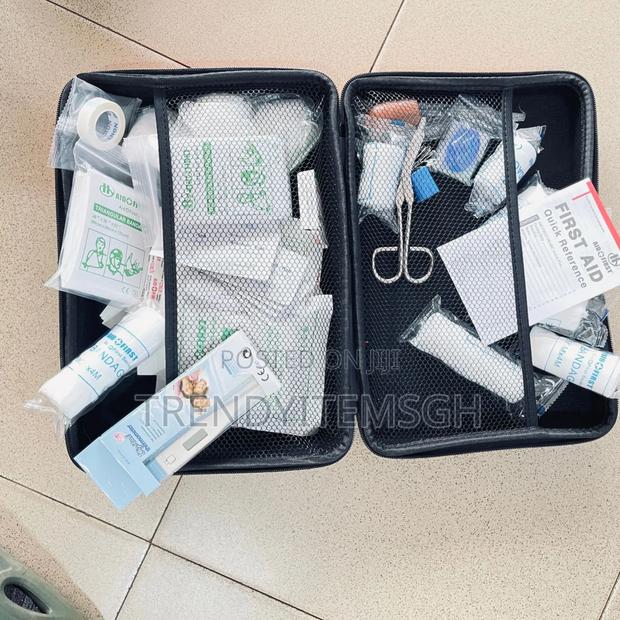 Multfunction Emergency Survival First Aid Kit Box · Photo 2
