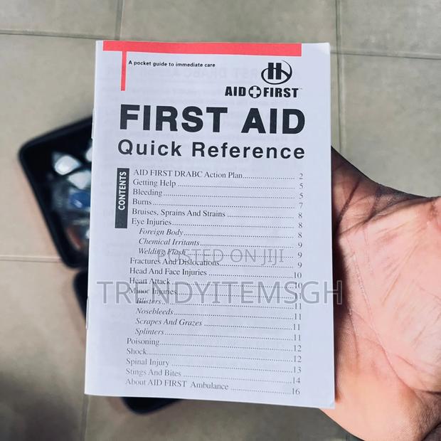Multfunction Emergency Survival First Aid Kit Box · Photo 7