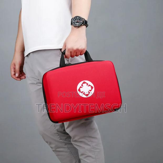 Multfunction Emergency Survival First Aid Kit Box · Photo 4