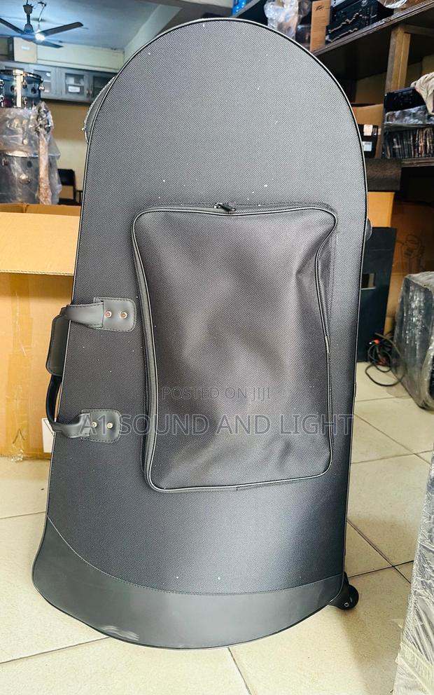Yamaha Silver Tuba · Photo 2