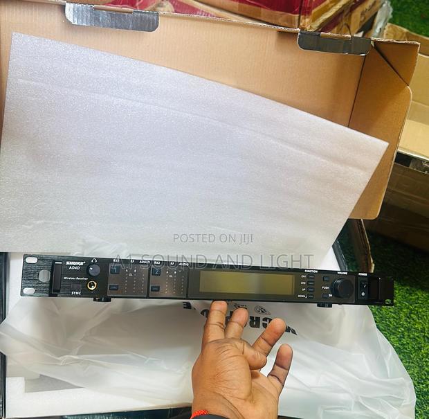Shure Ad4d Axient Digital Wireless Microphone Set · Photo 1