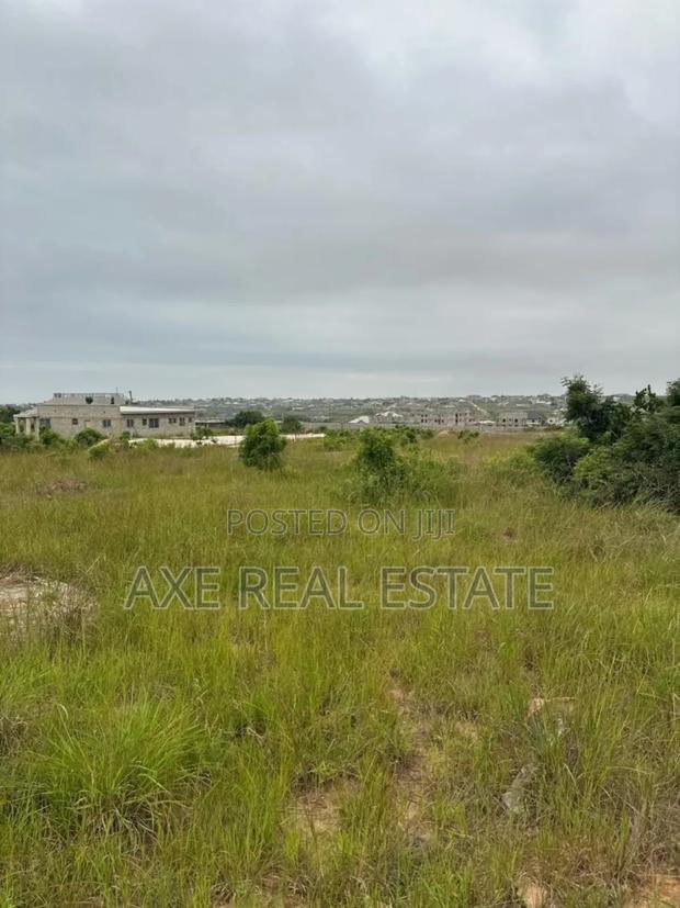 Huge Sized Gated Residence Plot at Prampram Beach View · Photo 3