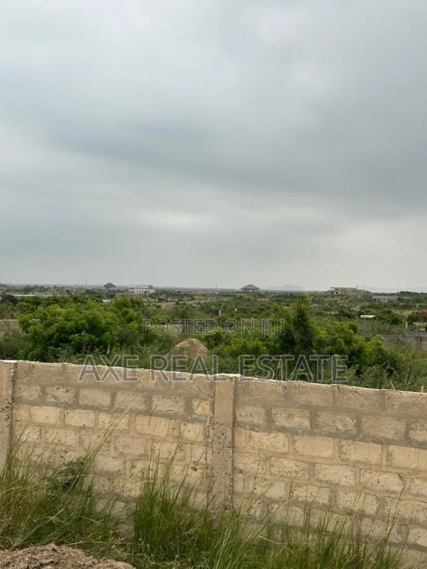 Estate Plots // Zero Issues at Prampram Beach Lane · Photo 1