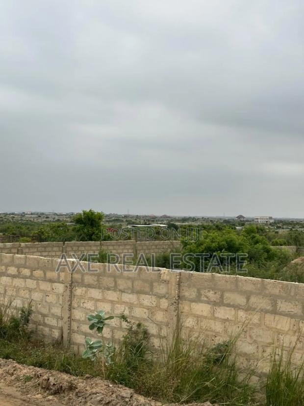 Estate Plots // Zero Issues at Prampram Beach Lane · Photo 3