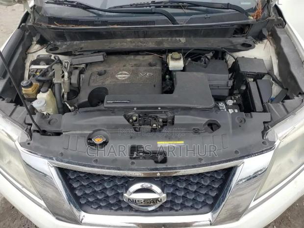 Nissan Pathfinder 2016 White · Photo 4