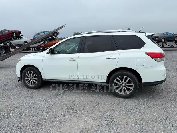 Nissan Pathfinder 2016 White · Photo 5