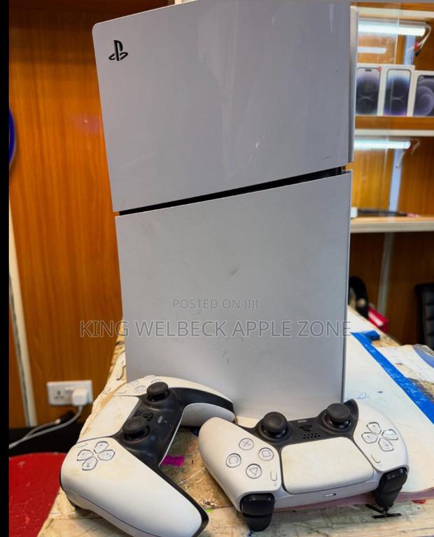 Ps5 Slim 1tb With Games · Photo 2