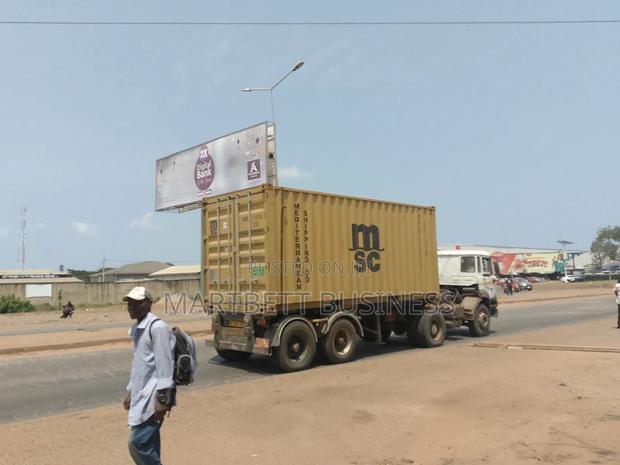 Foreign Containers 20feeter and 40feeter · Photo 2