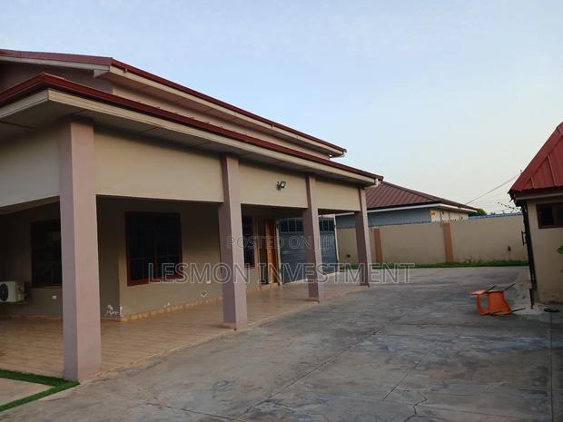 6bdrm House in Ashongman Estate for sale · Photo 4