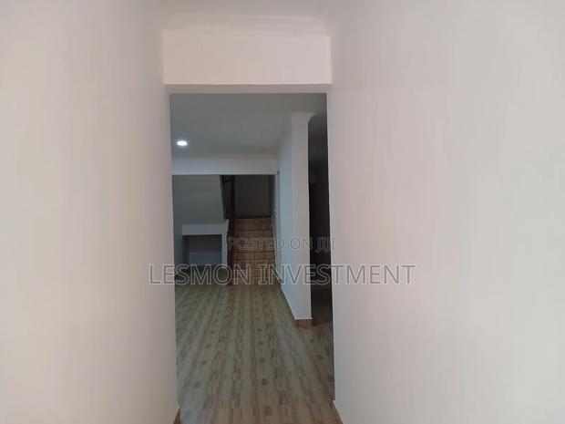 6bdrm House in Ashongman Estate for sale · Photo 7