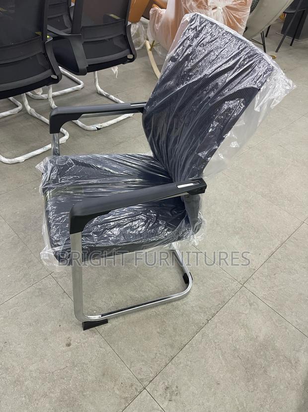Office Chair/Visitors Chair · Photo 1