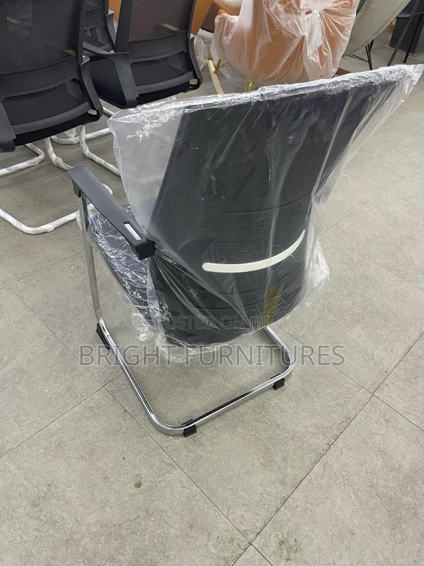 Office Chair/Visitors Chair · Photo 3