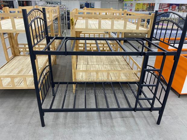 Metal Bunk Bed · Photo 1