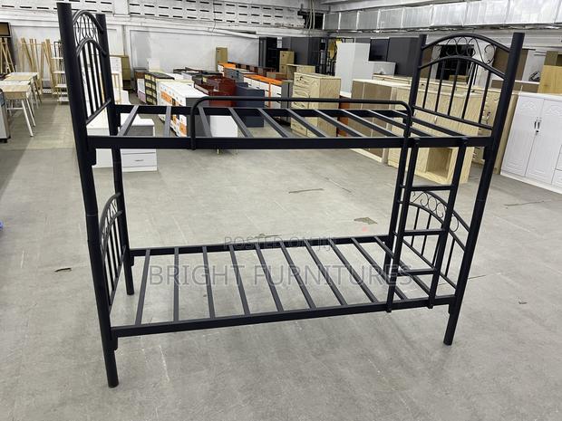 Metal Bunk Bed · Photo 4