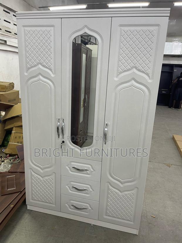 Wardrobe( 3doors) · Photo 1