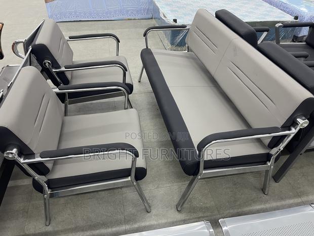 Waiting Sofa Chair · Photo 1
