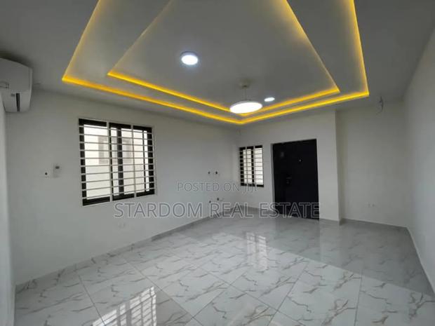 2bdrm Duplex in Lashibi for sale · Photo 4