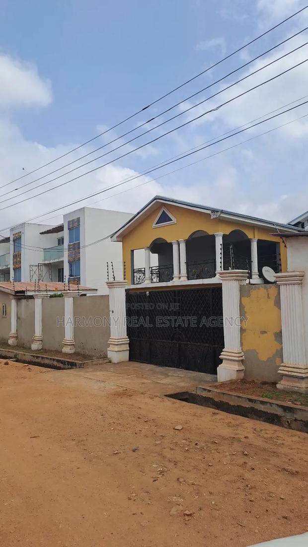 5bdrm House in Achimota for sale · Photo 1