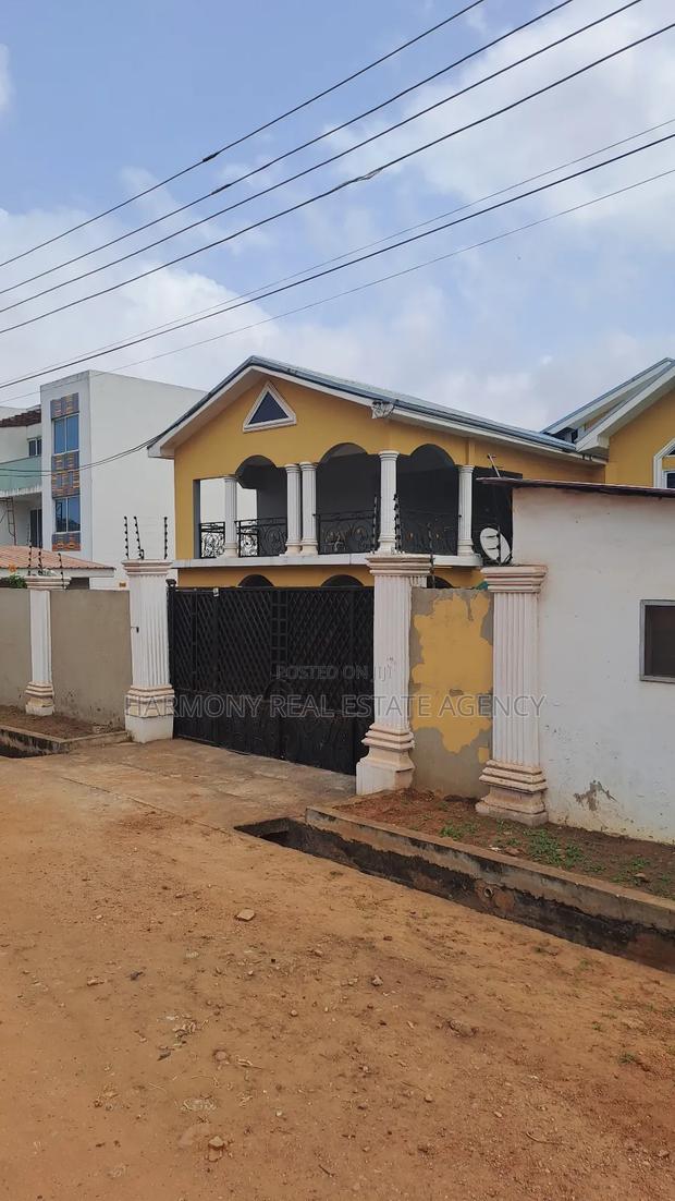 5bdrm House in Achimota for sale · Photo 2