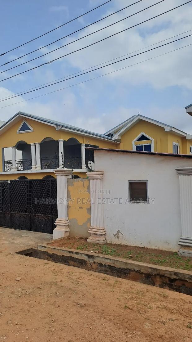 5bdrm House in Achimota for sale · Photo 3