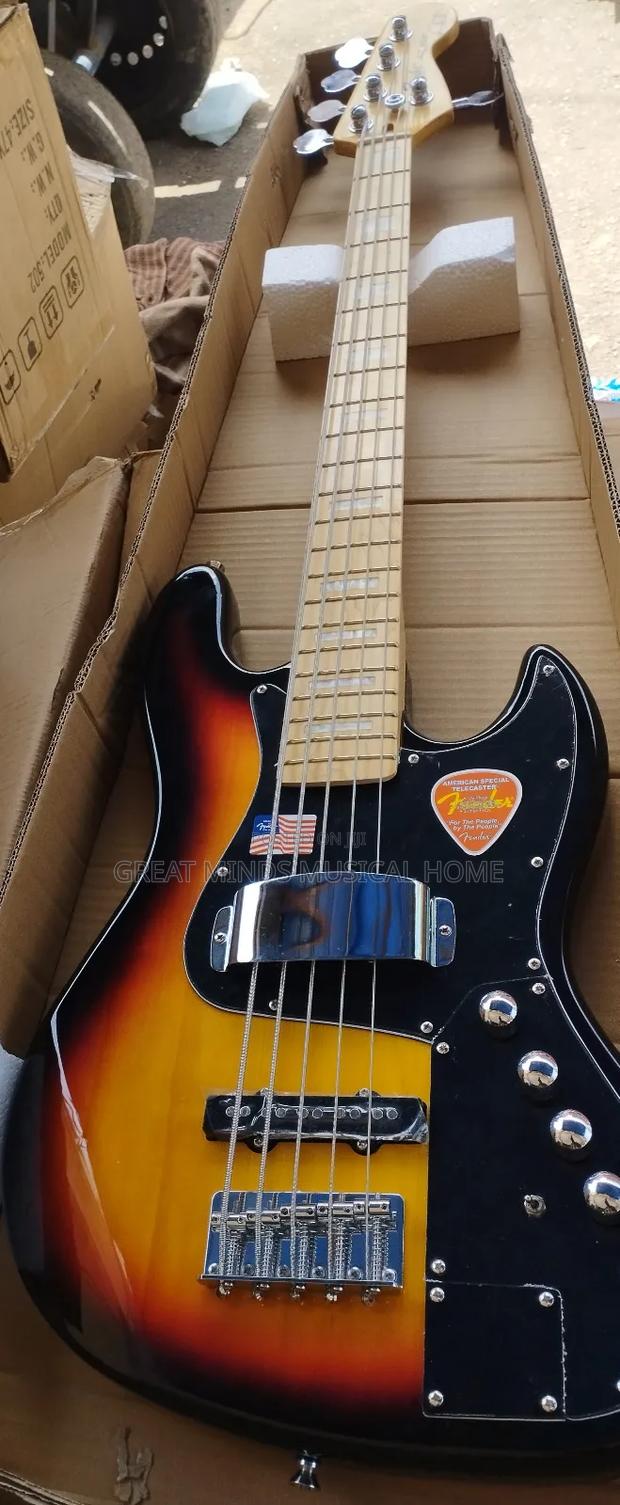 Fender Active Bass Guitar · Photo 1