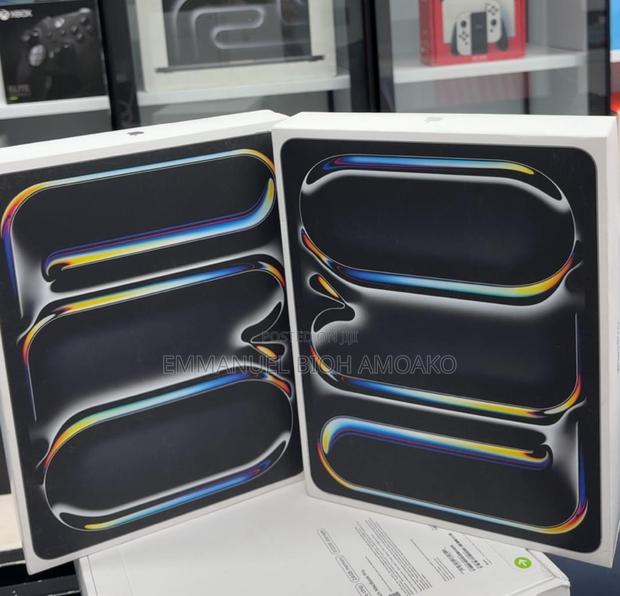 New Apple iPad Pro 13 (2024) 256 GB Gray · Photo 1