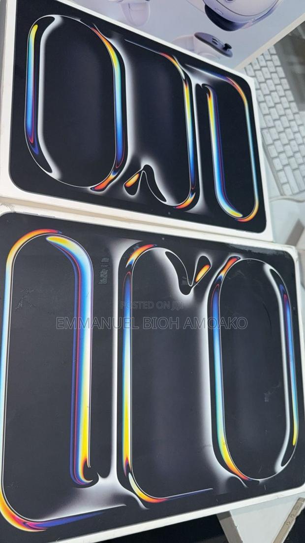 New Apple iPad Pro 13 (2024) 256 GB Gray · Photo 2