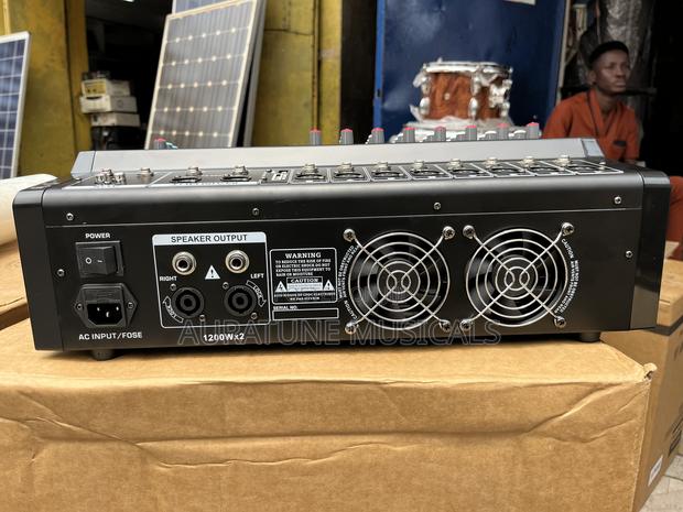Yamaha 8 Channel Powered Mixer · Photo 2