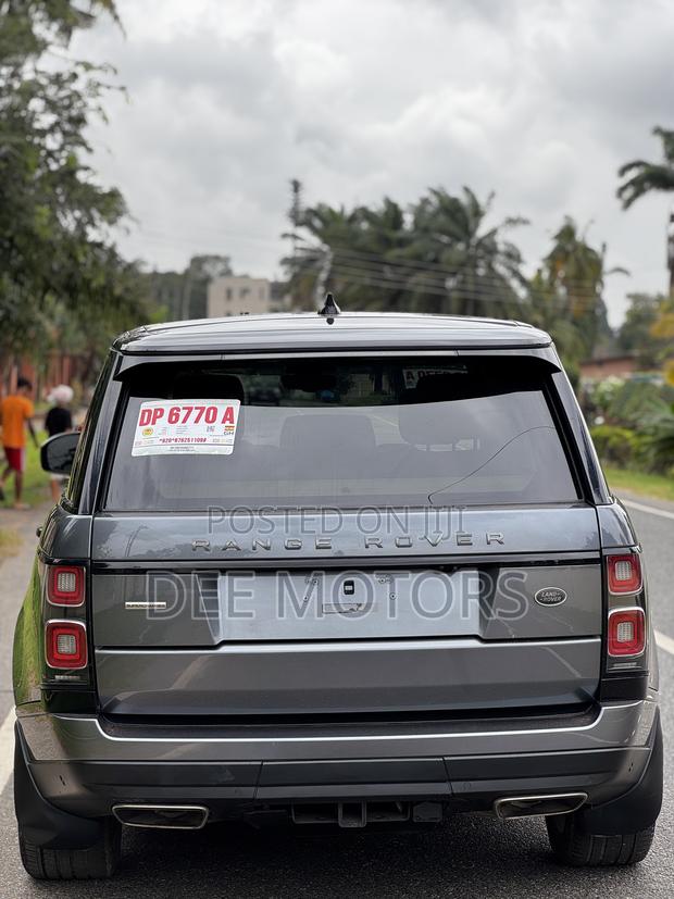 Land Rover Range Rover Vogue 2019 Gray · Photo 5