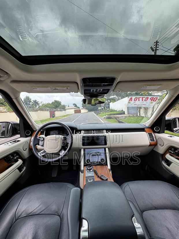 Land Rover Range Rover Vogue 2019 Gray · Photo 4