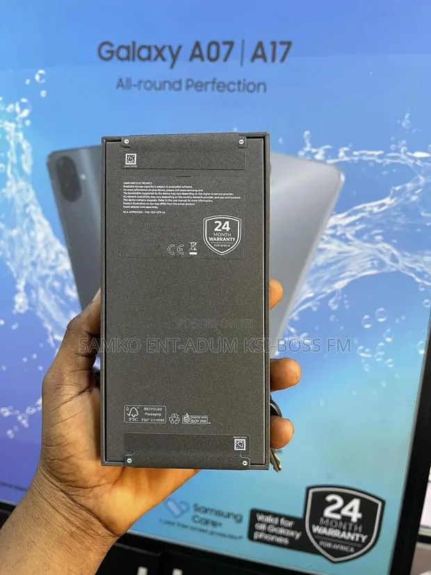 New Samsung Galaxy Z Flip7 256 GB Black · Photo 1
