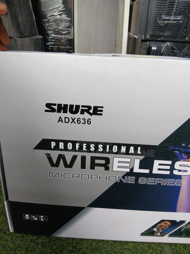 Shure Adx636 Wireless Microphone · Photo 1