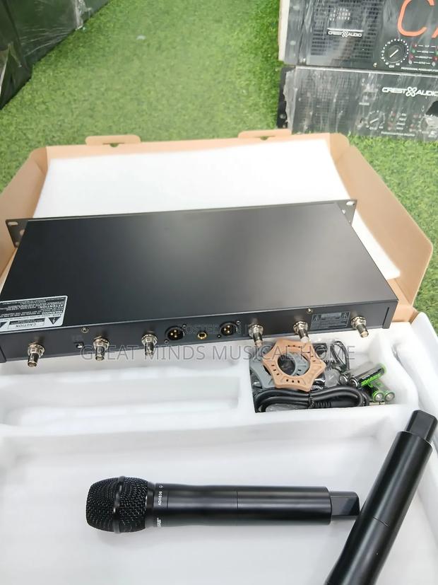 Shure Adx636 Wireless Microphone · Photo 7