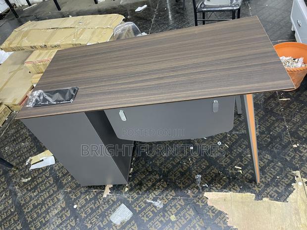 Wooden Office Desk · Photo 3