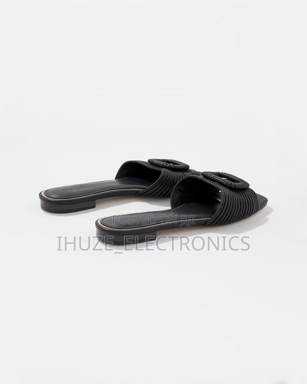 Modern Strappy Slide for Ladies (Us Size 8/9) · Photo 2