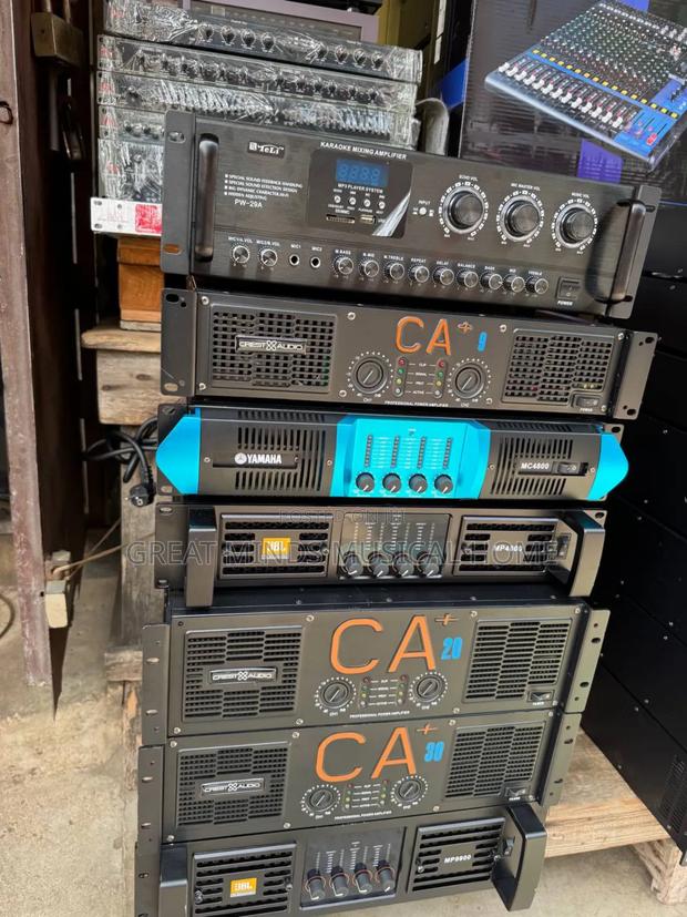 Crest Audio Ca30+ Power Amplifier · Photo 1