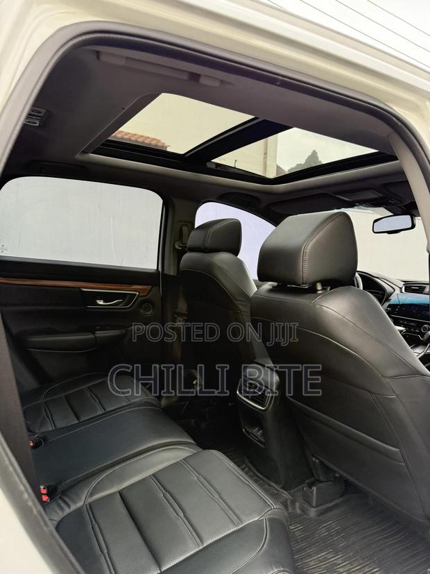 Honda CR-V Touring 2021 White · Photo 8