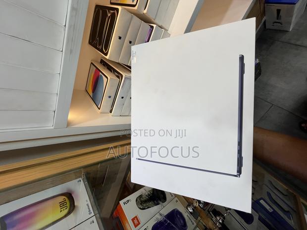 New Laptop Apple MacBook Air 2025 M4 13-Inch 16GB Apple M4 SSD 256GB · Photo 6