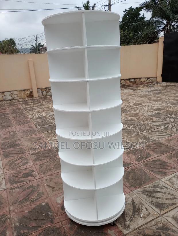 Rotating Shoe Rack · Photo 1