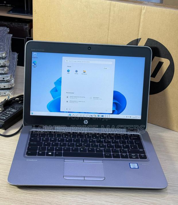 New Laptop HP EliteBook 820 G3 8GB Intel Core I5 SSD 256GB · Photo 2