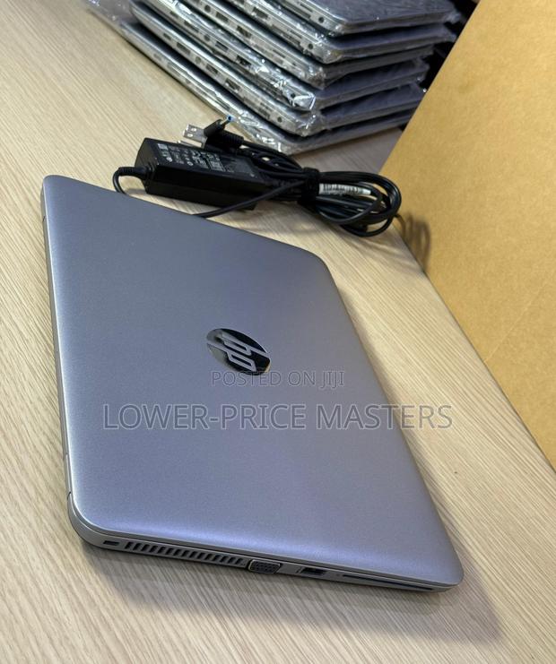 New Laptop HP EliteBook 820 G3 8GB Intel Core I5 SSD 256GB · Photo 1
