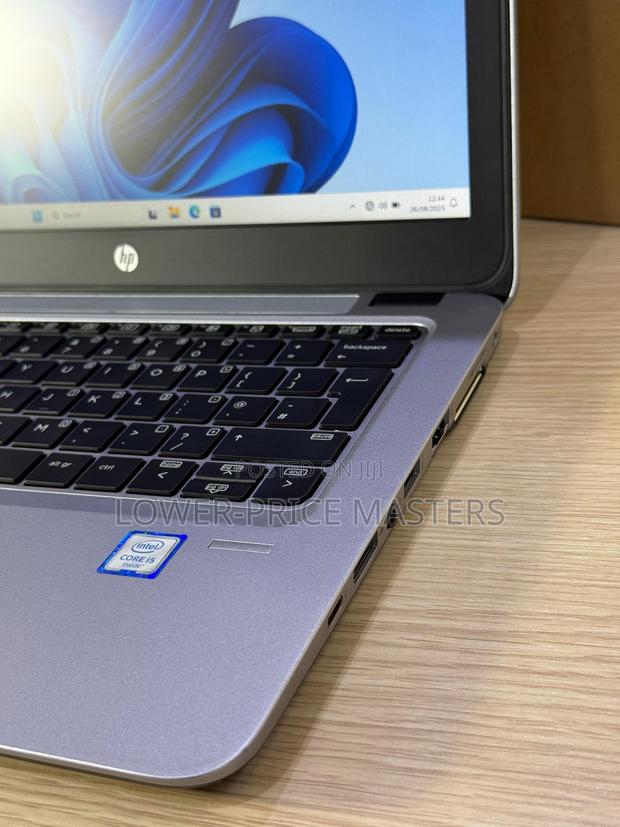 New Laptop HP EliteBook 820 G3 8GB Intel Core I5 SSD 256GB · Photo 4