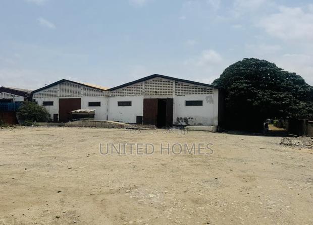 Dzorwulu 1300 Square Meter Warehouse for Rent · Photo 1