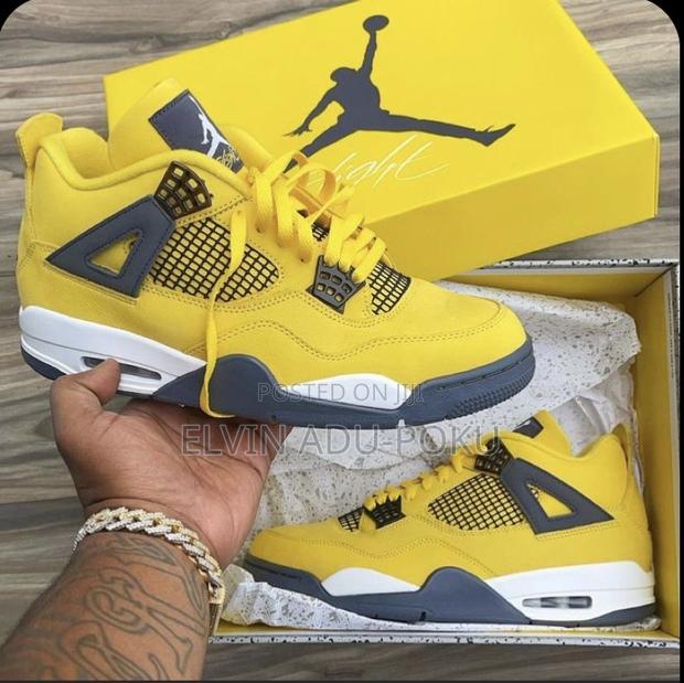 Jordan Air Jordan 4 Retro "Lightning 2021" Sneakers · Photo 2