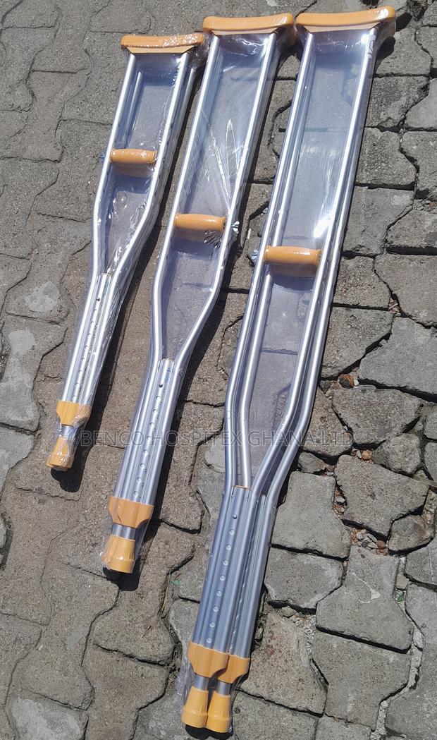 Armpit Crutches (Small) · Photo 2