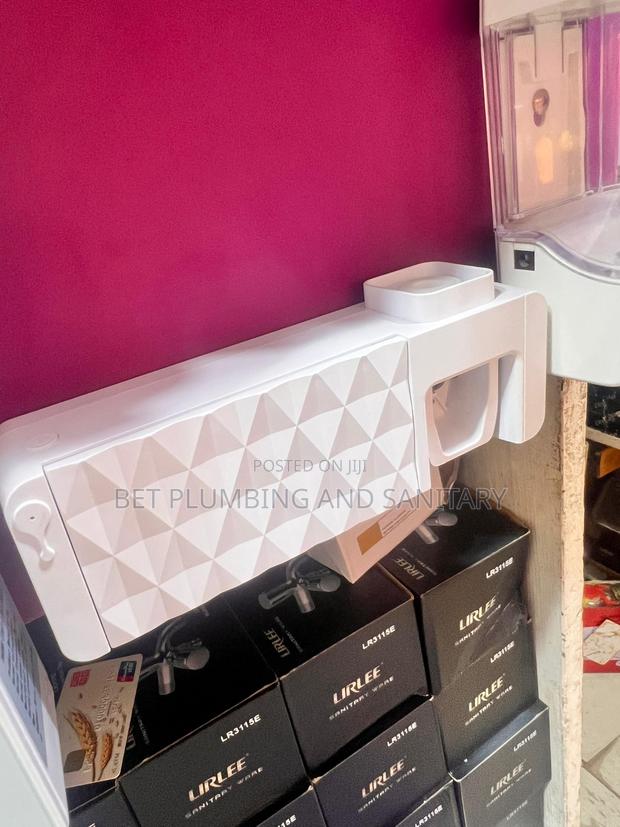 Toothbrush and Toothpaste Holder With Fluorescent Light · Photo 2