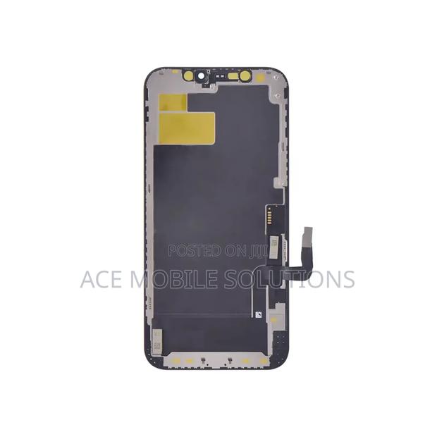 iPhone 12 Screen Replacement · Photo 2