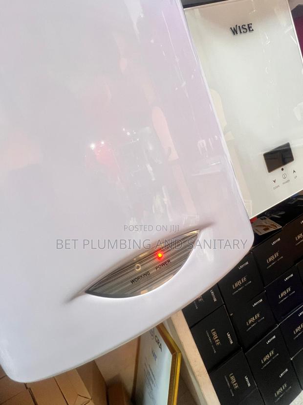 Automatic Hand Dryer · Photo 1
